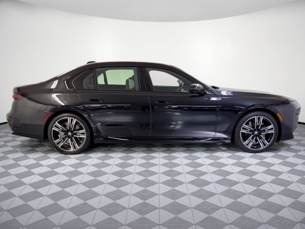 Certified 2025 BMW 750e xDrive AWD/4WD image 8