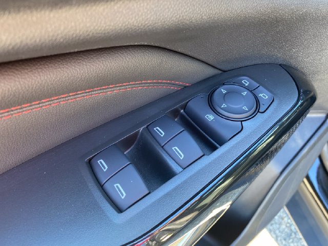 Used 2025 Chevrolet Trax RS w/ Driver Confidence Package FWD image 17