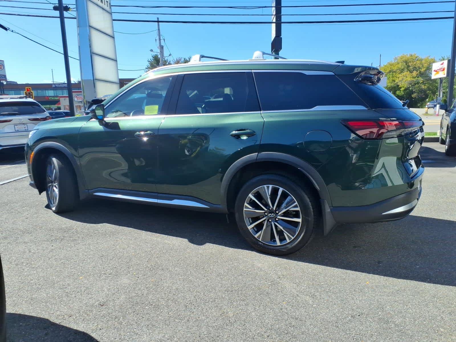 Certified 2026 INFINITI QX60 Luxe w/ Cargo Package AWD/4WD image 8