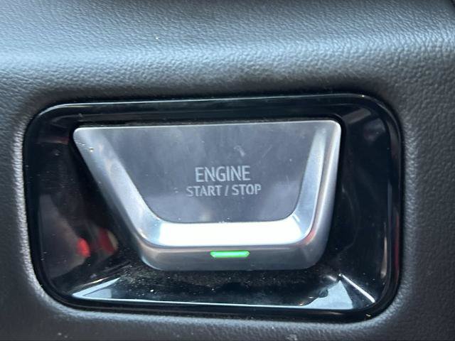 Used 2025 GMC Yukon XL Elevation AWD/4WD image 13