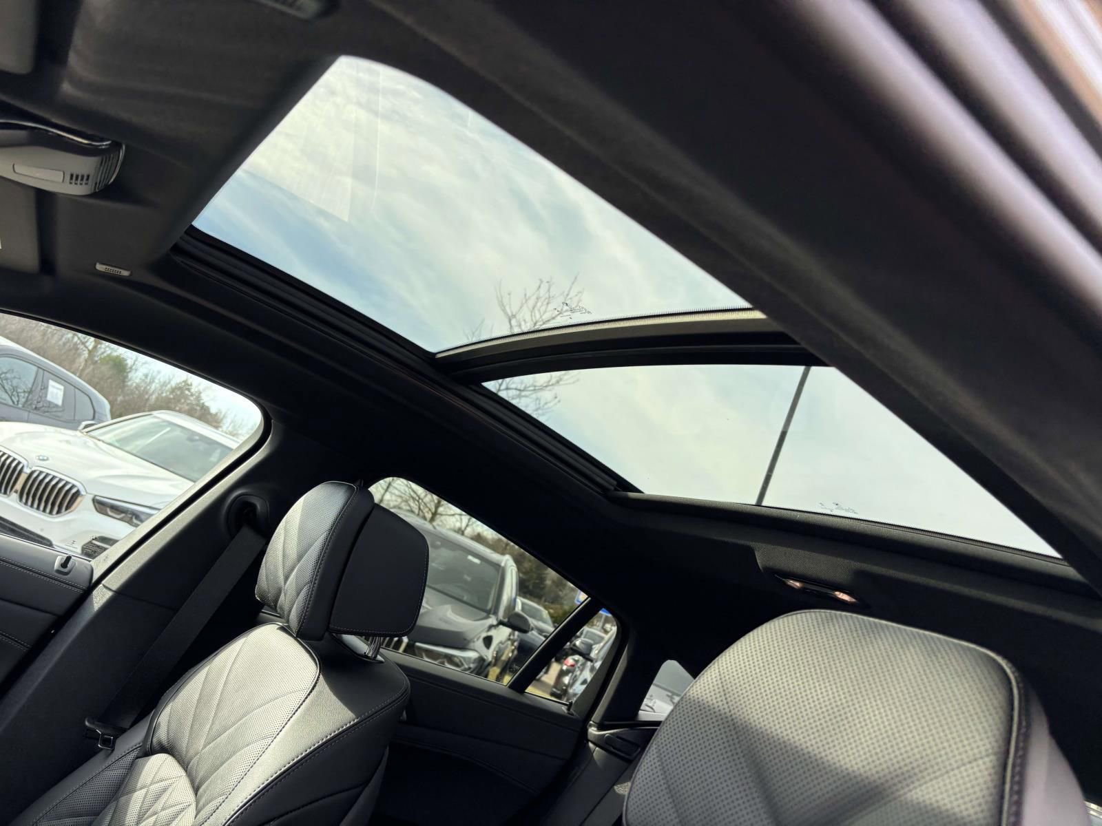 New 2026 BMW X6 xDrive40i w/ Climate Comfort Package image 26