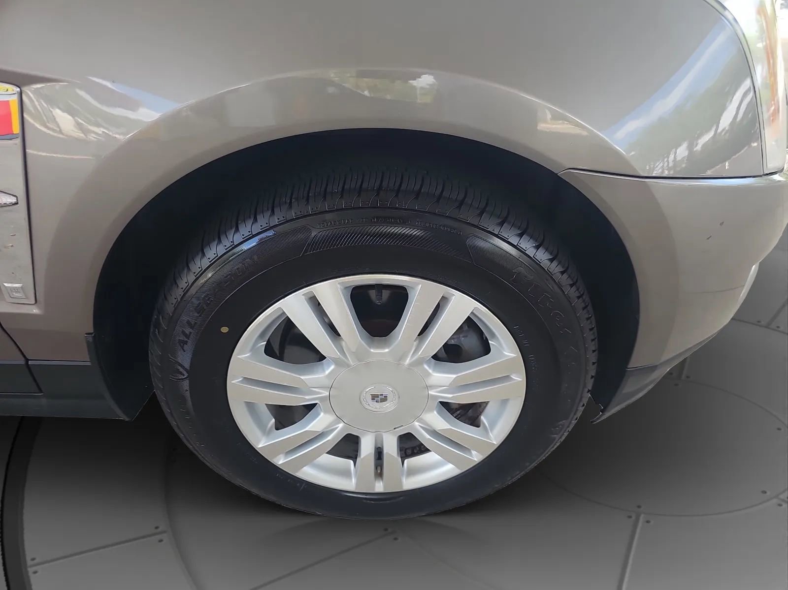 Used 2011 Cadillac SRX Luxury image 23