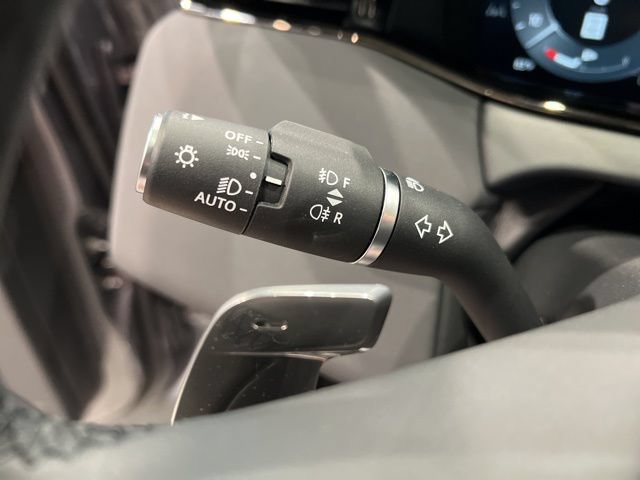 Used 2025 Land Rover Range Rover Evoque S AWD/4WD image 32