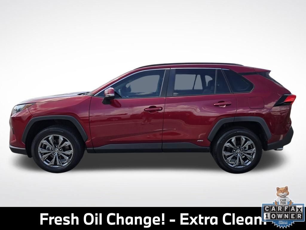Used 2022 Toyota RAV4 XLE Premium AWD/4WD image 4