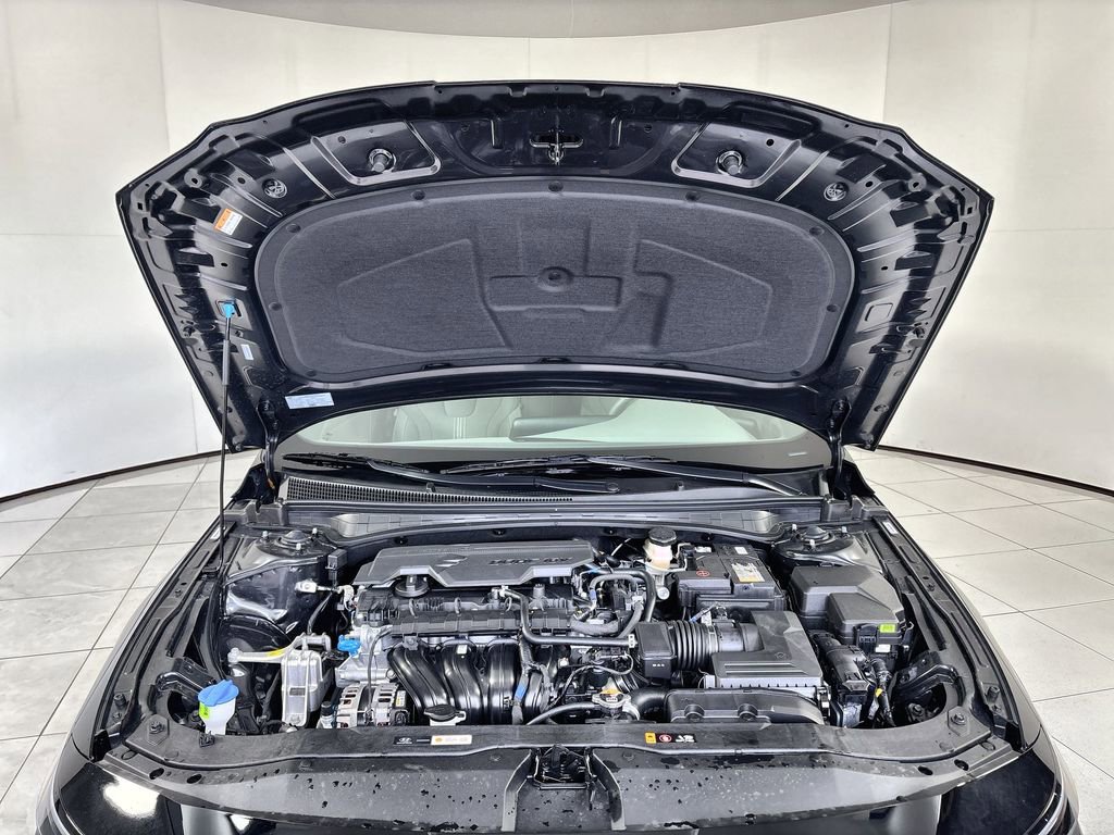 New 2026 Hyundai Elantra Sport FWD image 17