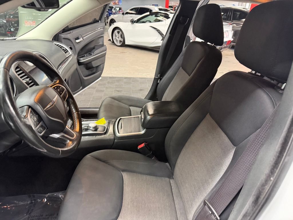 Used 2019 Chrysler 300 Touring w/ Sport Appearance Package RWD image 33
