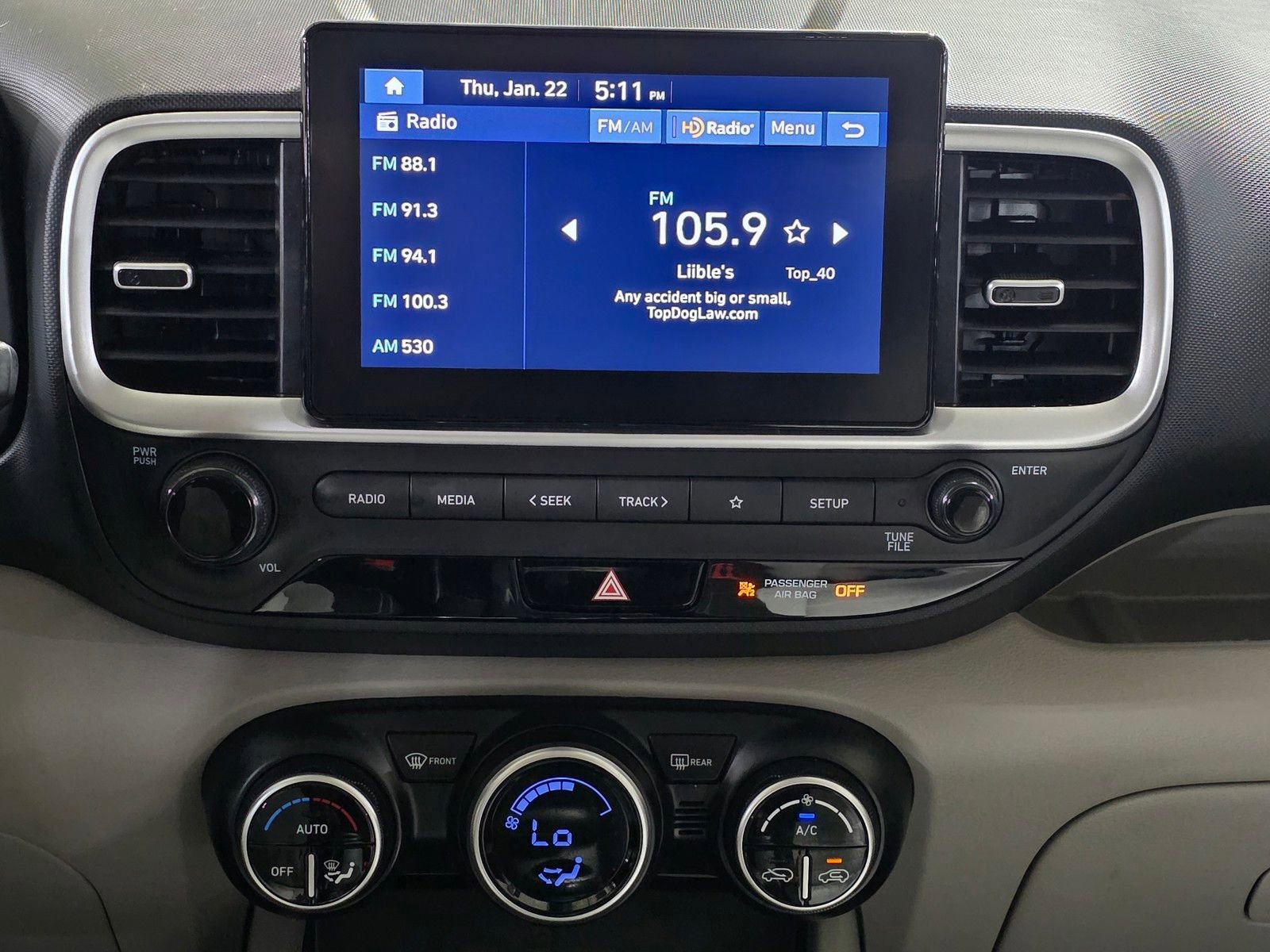 Certified 2023 Hyundai Venue SEL image 25