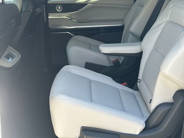 New 2026 Lincoln Navigator L Reserve AWD/4WD image 22