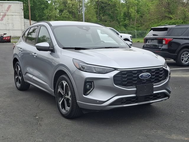 Certified 2023 Ford Escape ST-Line Elite w/ Class II Trailer Tow Package AWD/4WD image 2