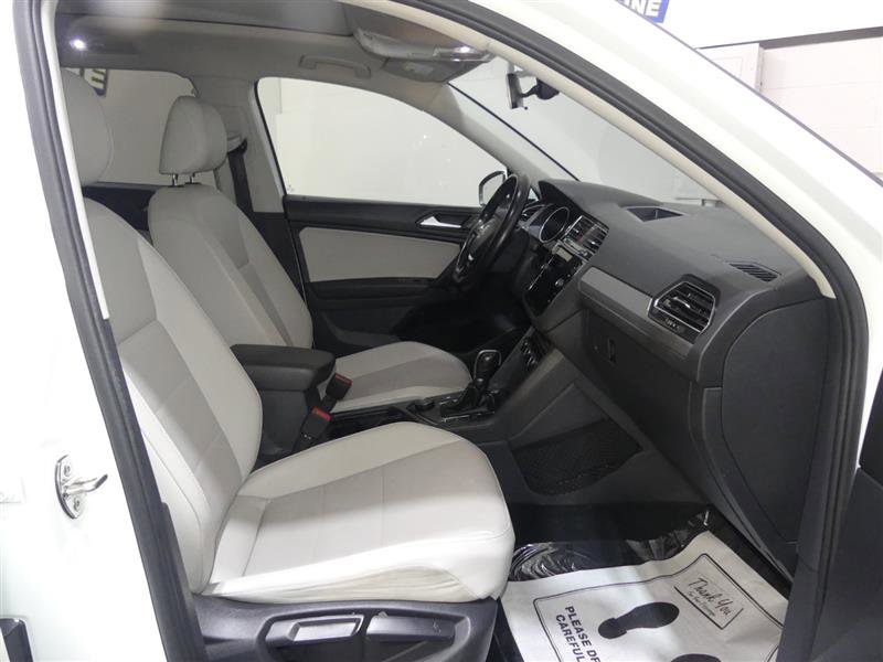 Used 2019 Volkswagen Tiguan SE w/ Panoramic Sunroof Package image 23