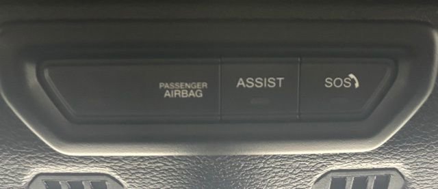 Used 2022 Jeep Gladiator Willys AWD/4WD image 32