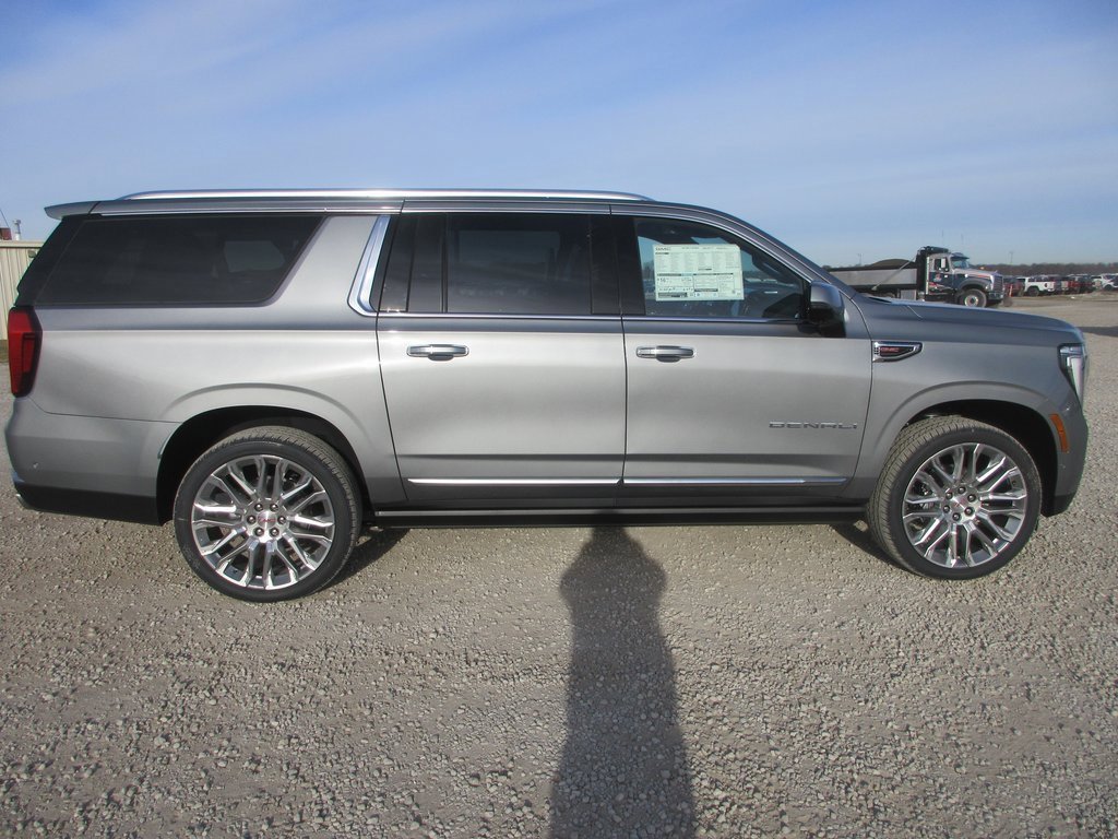 New 2026 GMC Yukon XL Denali image 3