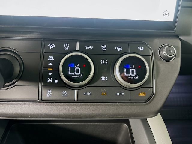 New 2026 Land Rover Defender 130 X-Dynamic SE image 17