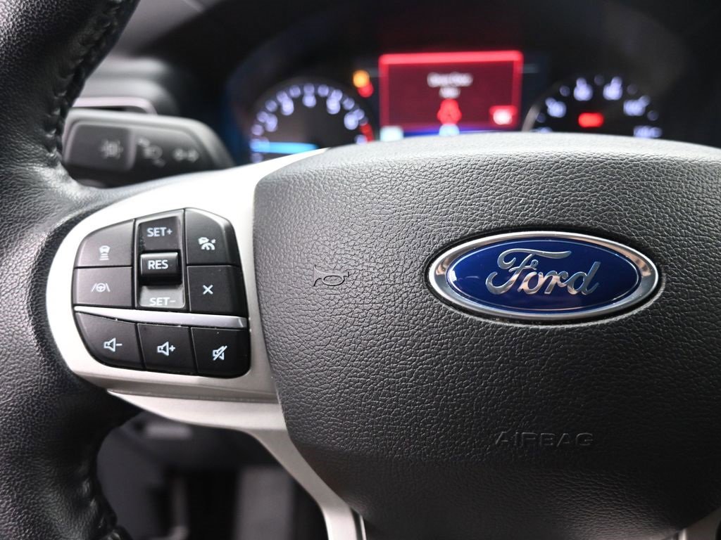 Used 2022 Ford Explorer Limited w/ Equipment Group 301A image 16
