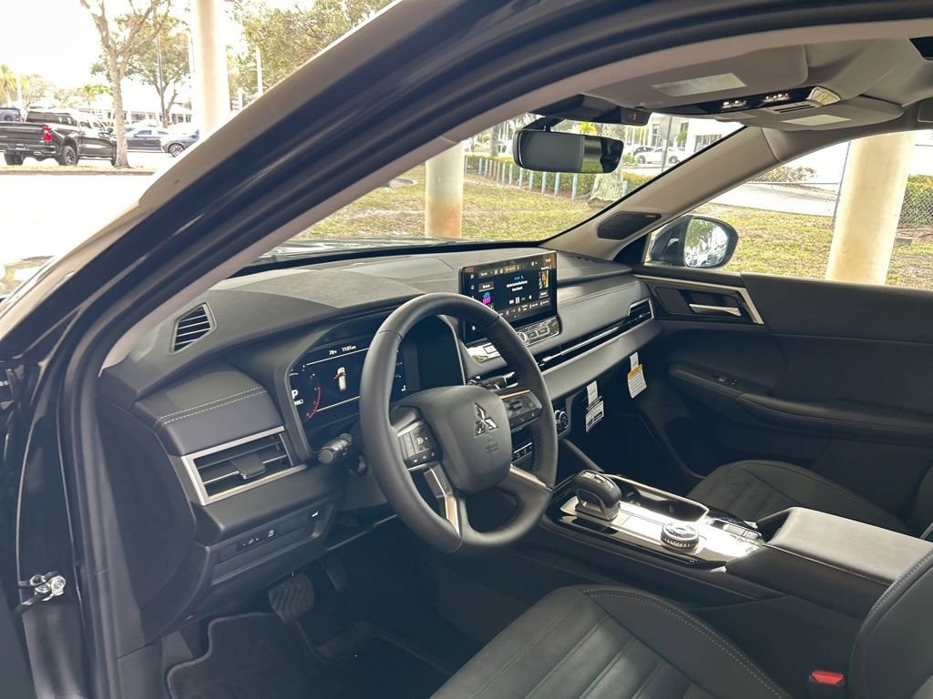 New 2026 Mitsubishi Outlander SE image 6