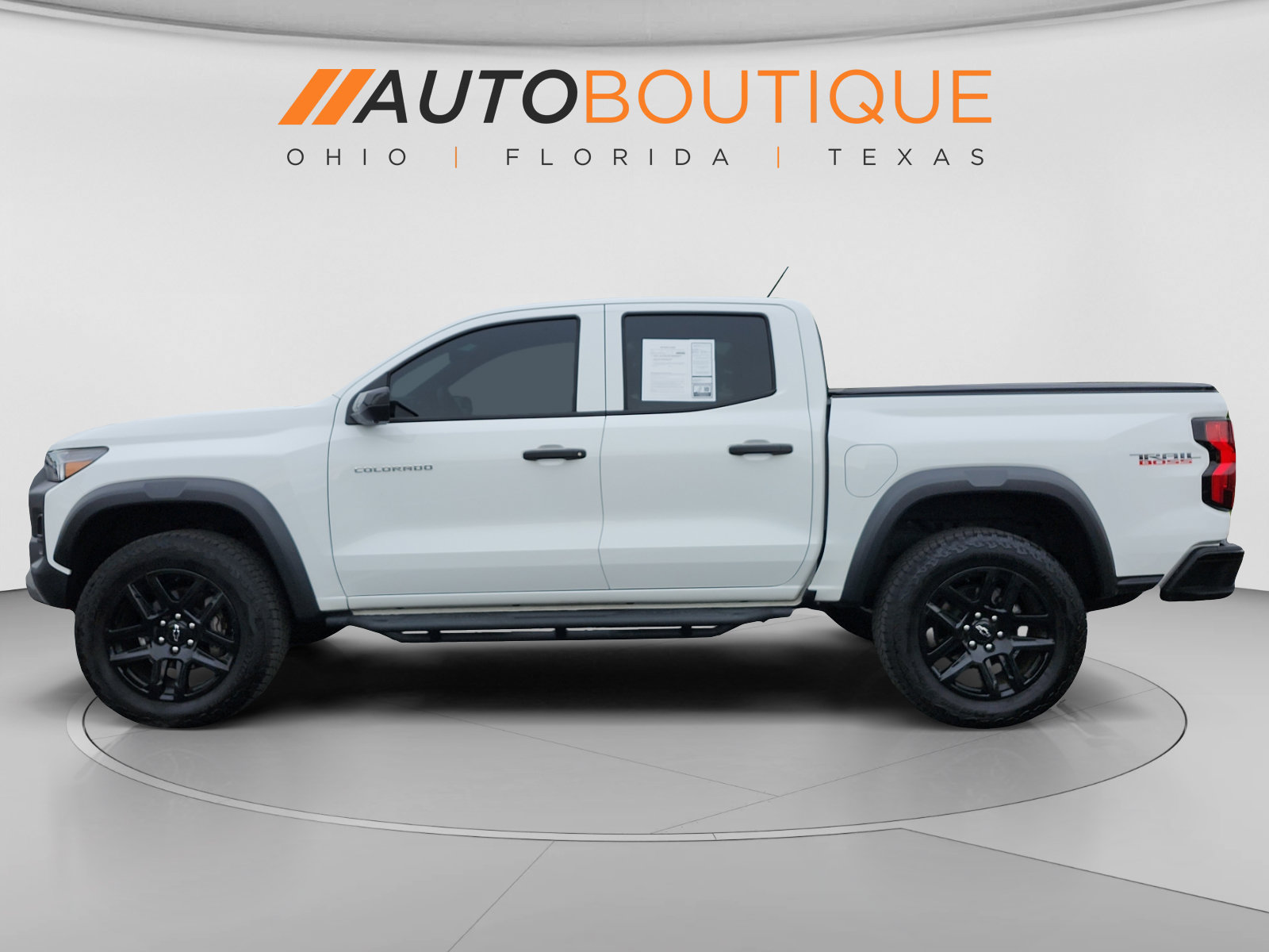 Used 2025 Chevrolet Colorado Trail Boss AWD/4WD image 2