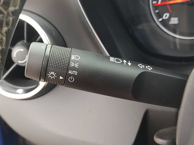 Used 2021 Chevrolet Camaro LT RWD image 21