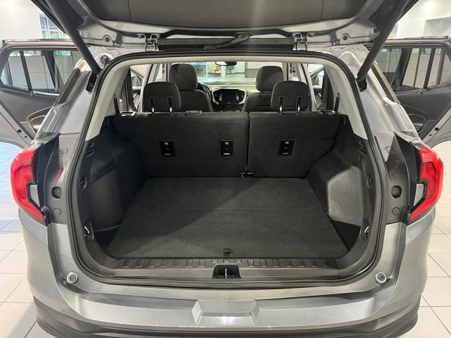 Used 2018 GMC Terrain SLE w/ Driver Convenience Package FWD image 10