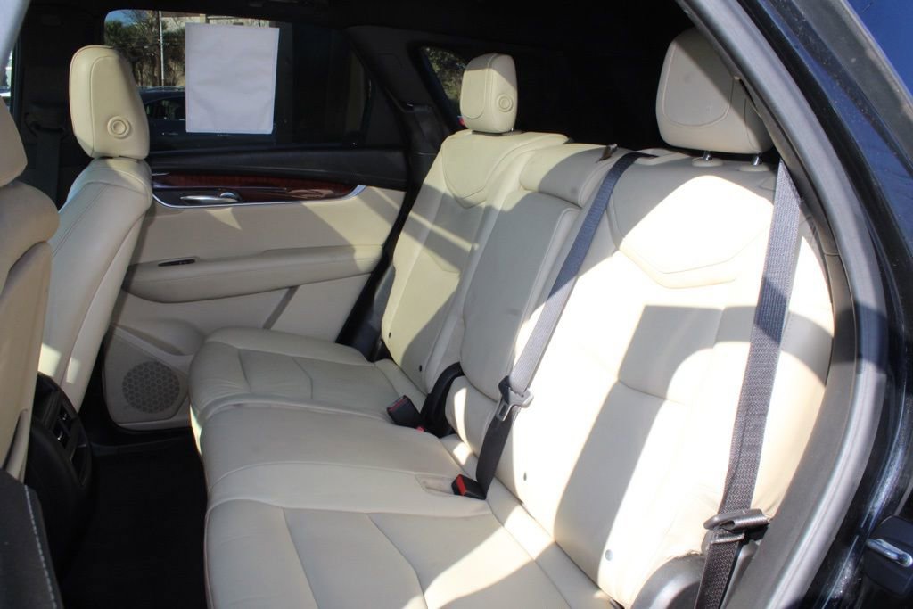 Used 2018 Cadillac XT5 Luxury w/ Driver Awareness Package image 37