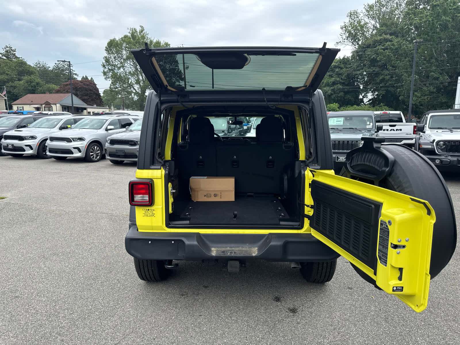 New 2023 Jeep Wrangler Unlimited Sport image 37