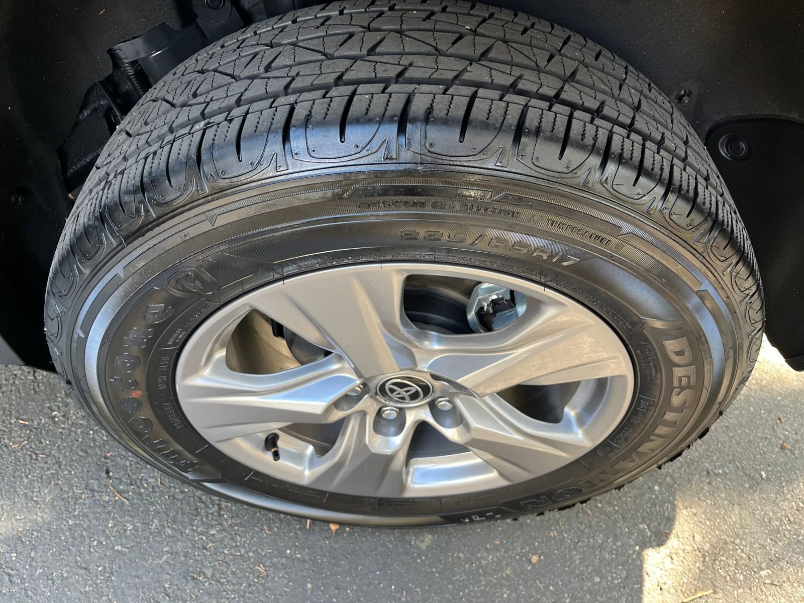 Used 2025 Toyota RAV4 XLE image 29