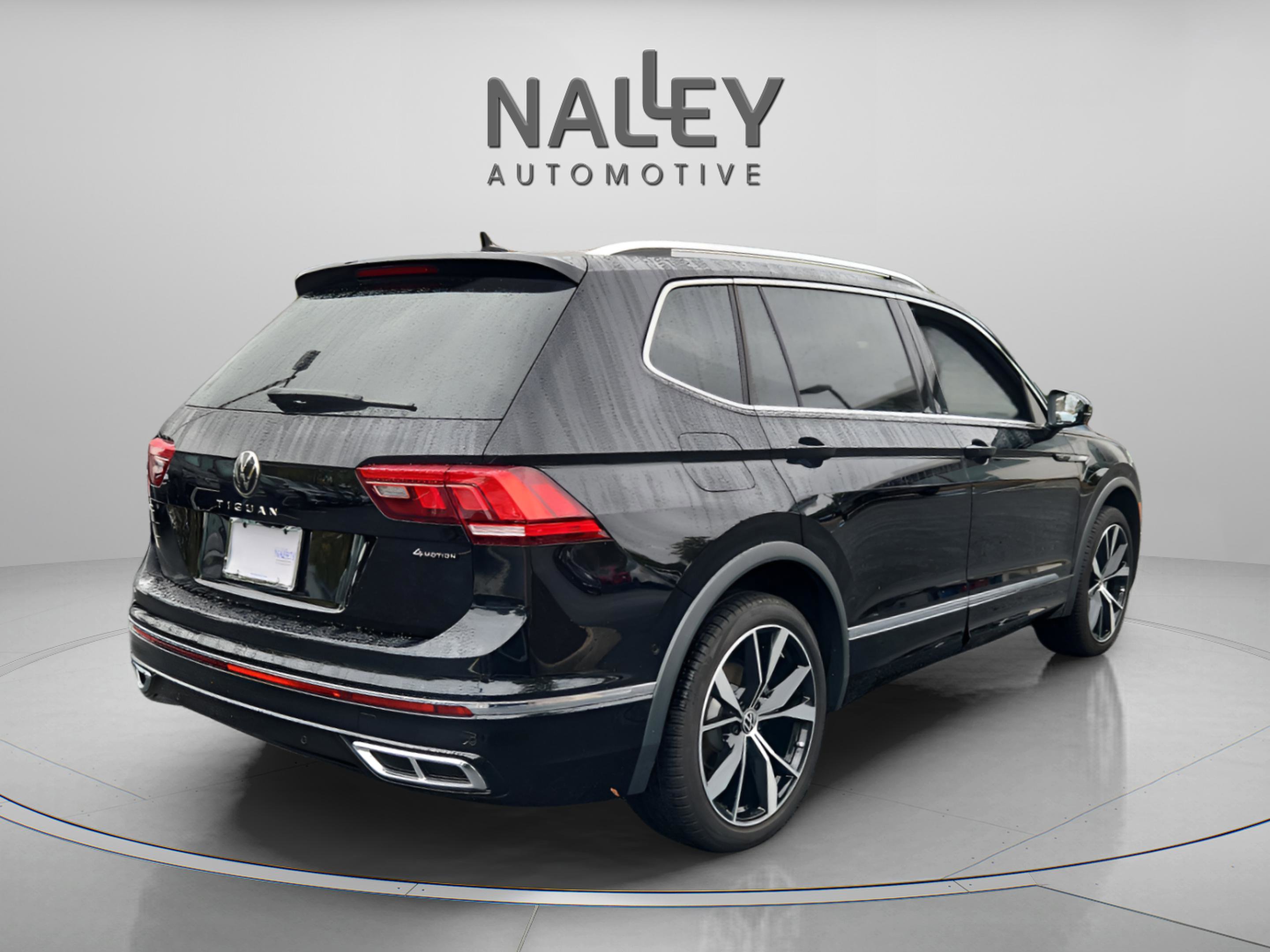 Used 2024 Volkswagen Tiguan SEL R-Line image 5