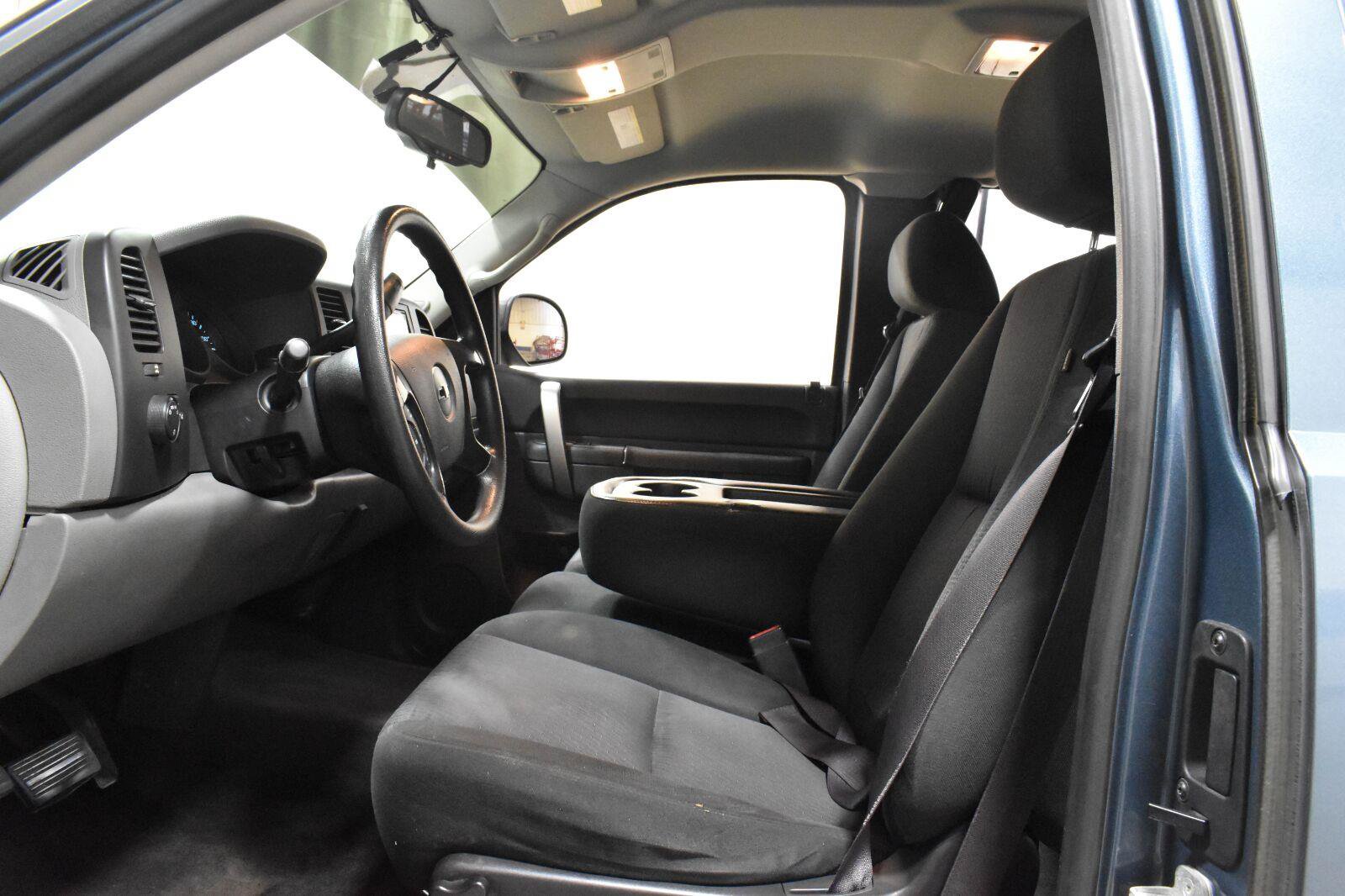Used 2011 Chevrolet Silverado 1500 LS RWD image 3