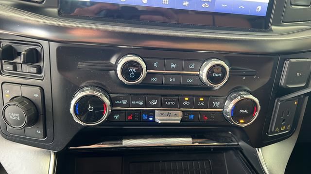 Used 2023 Ford F150 Platinum AWD/4WD image 16