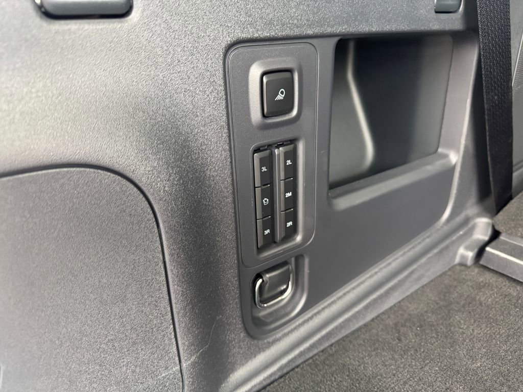 Used 2025 Ford Expedition Platinum w/ Driver's Package image 12