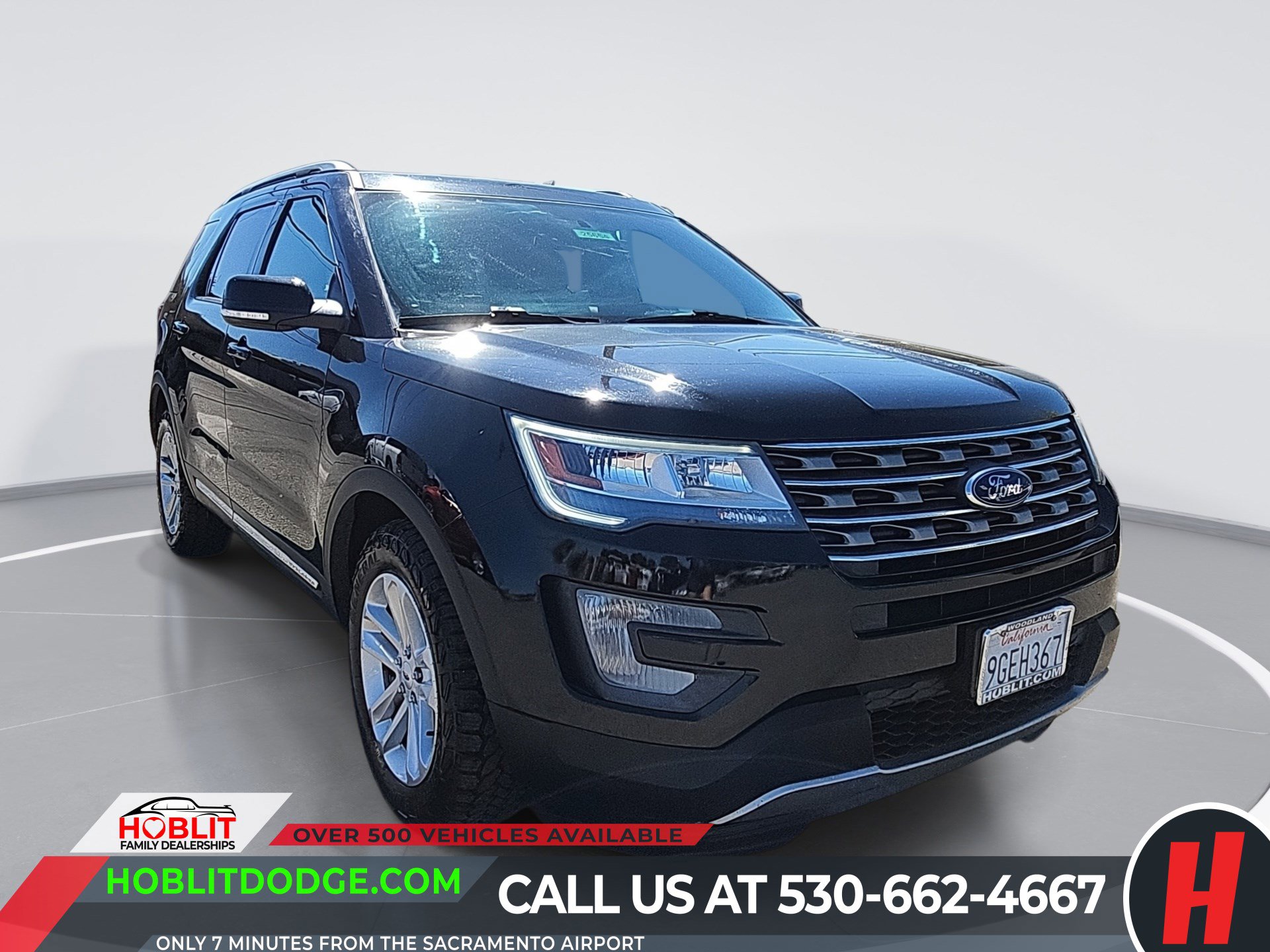Used 2017 Ford Explorer XLT image 1
