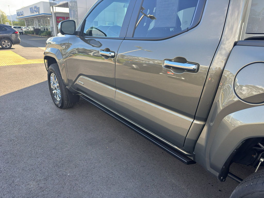 Used 2025 Toyota Tacoma Limited image 12