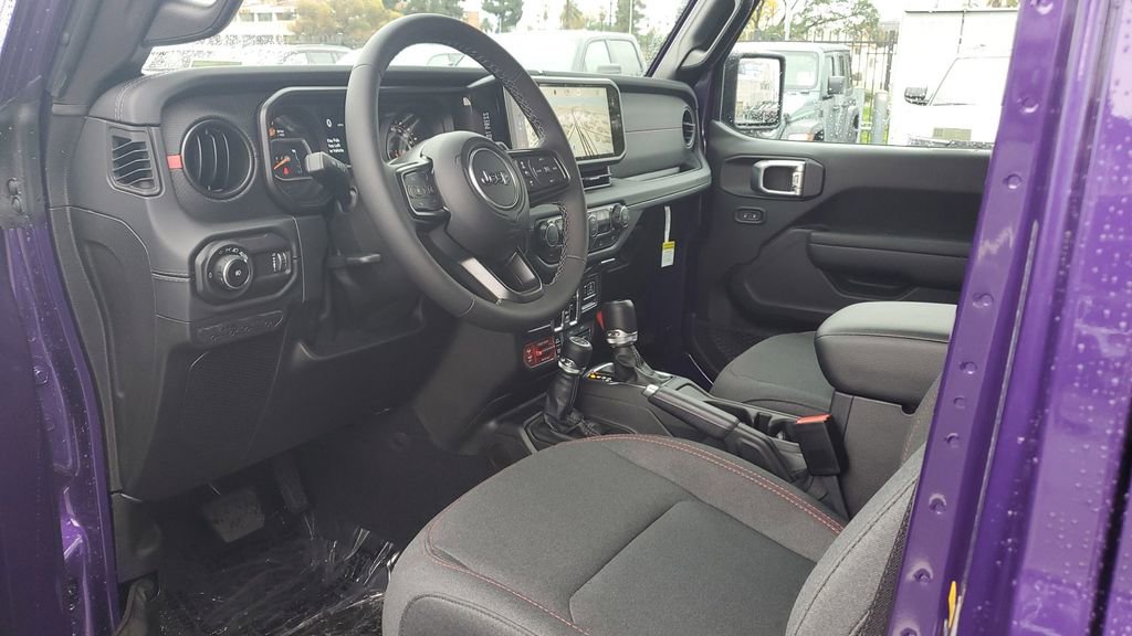 New 2026 Jeep Wrangler Unlimited Rubicon w/ Technology Group image 19