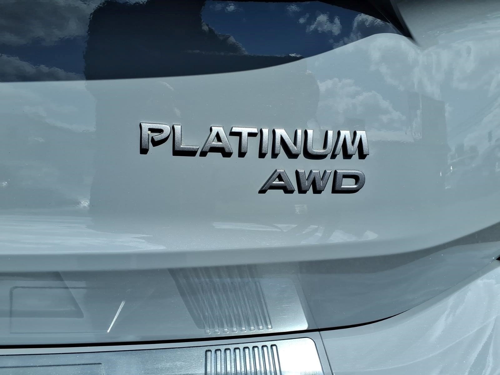 Certified 2025 Nissan Rogue Platinum w/ Platinum Premium Package AWD/4WD image 17