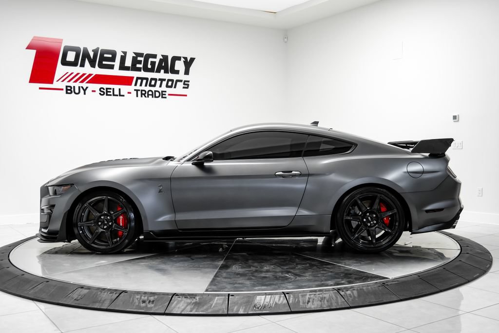 Used 2022 Ford Mustang Shelby GT500 w/ Carbon Fiber Track Pack RWD image 12