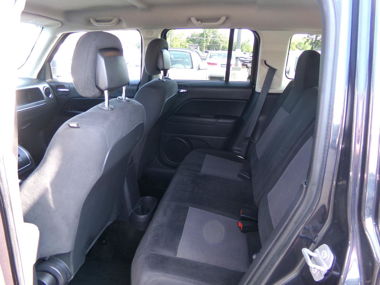 Used 2015 Jeep Patriot Latitude w/ All Weather Capability Group AWD/4WD image 23