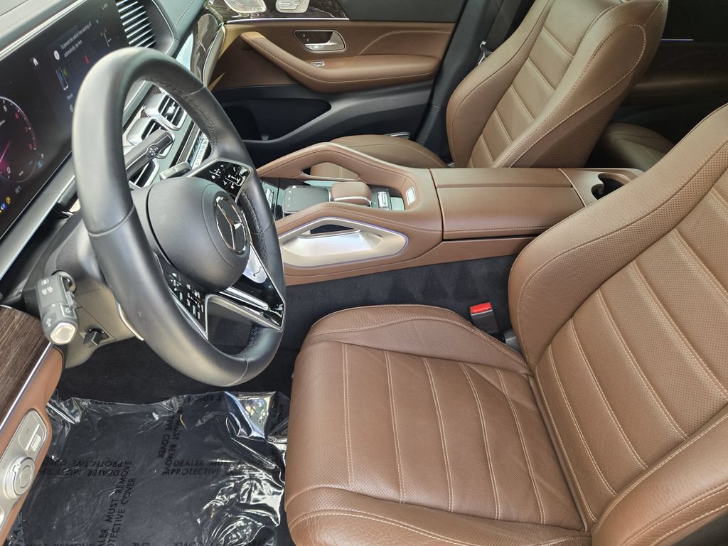 Used 2024 Mercedes-Benz GLS 450 4MATIC image 3