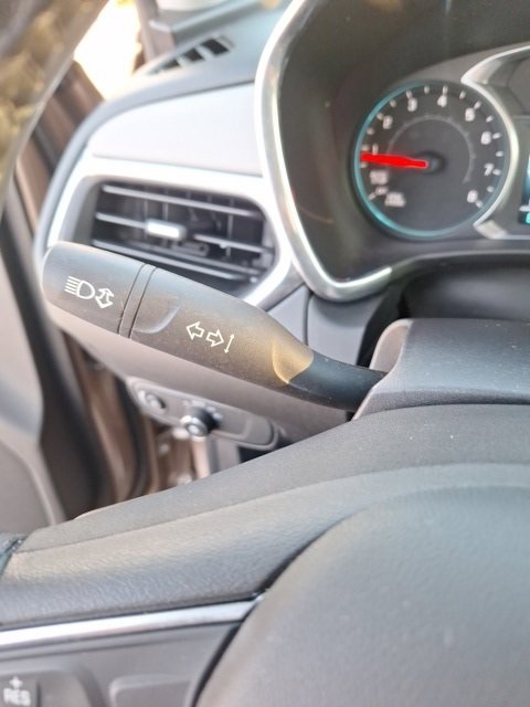 Used 2018 Chevrolet Equinox LT w/ Sun & Infotainment Package image 19