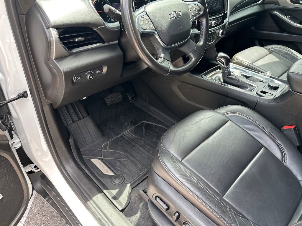 Used 2021 Chevrolet Traverse RS FWD image 19