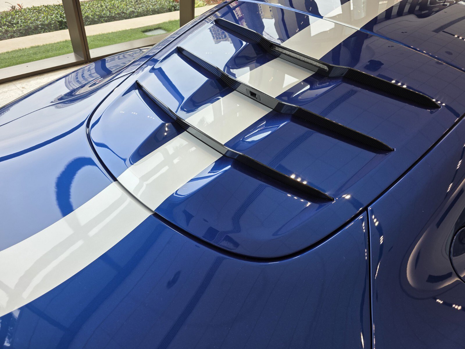 Used 2024 Aston Martin Valour Coupe image 30