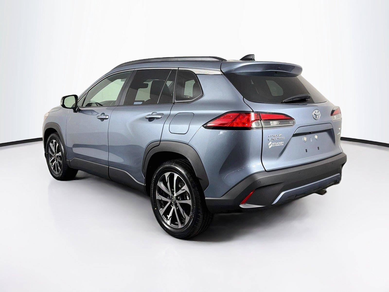 Used 2025 Toyota Corolla Cross XLE AWD/4WD image 9