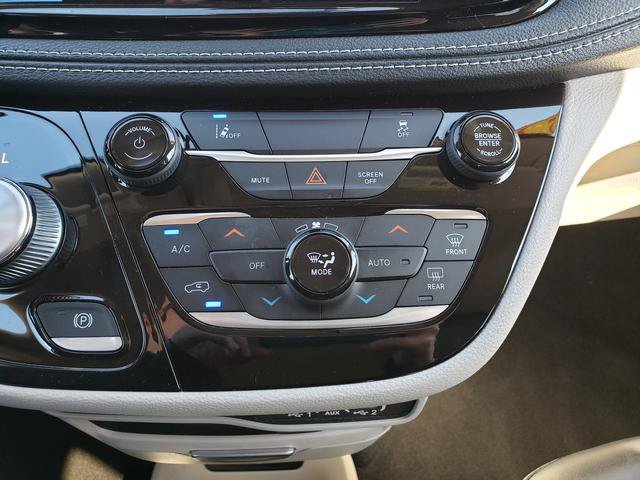 Used 2022 Chrysler Pacifica Touring-L FWD image 21