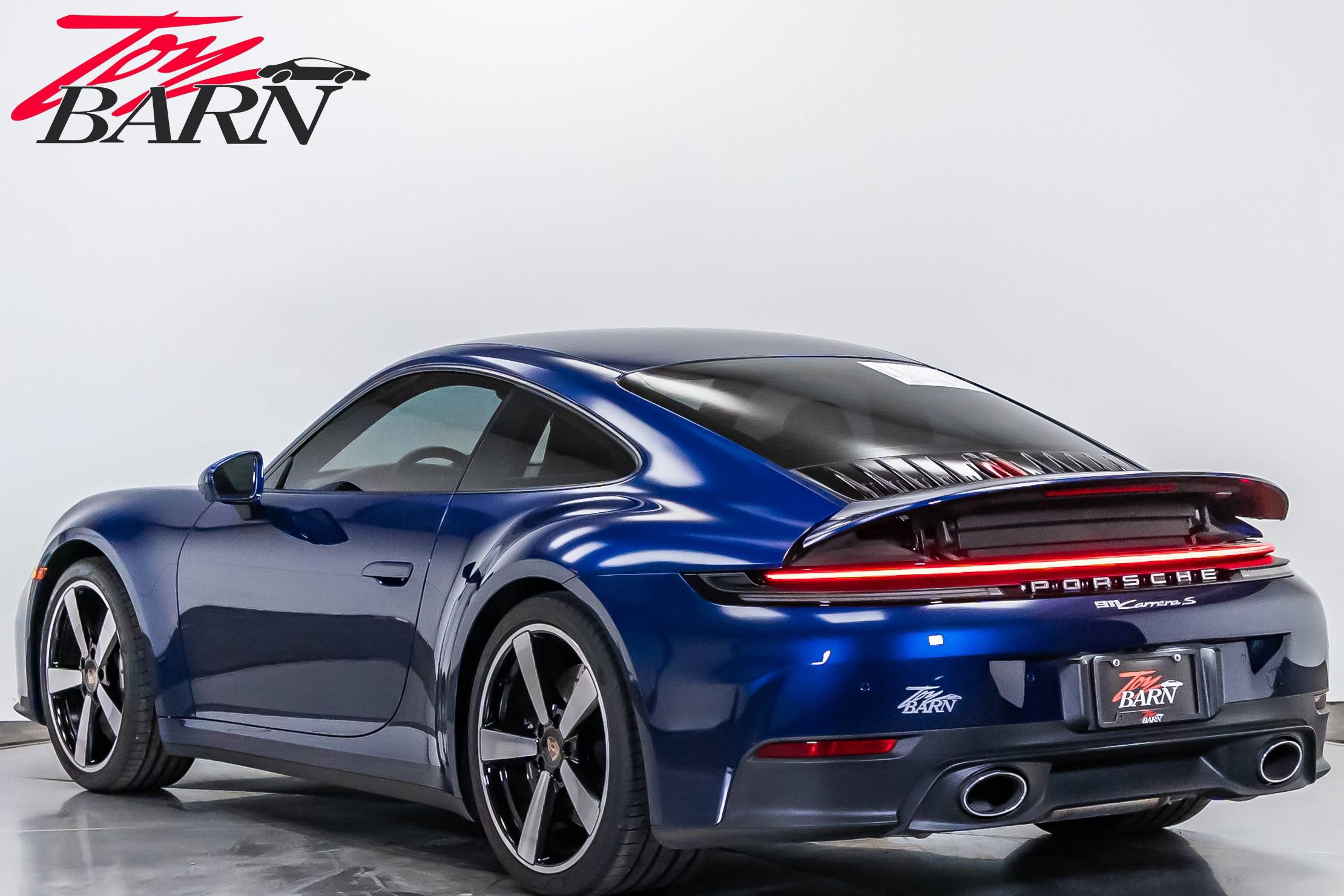 Used 2025 Porsche 911 Carrera S RWD image 3
