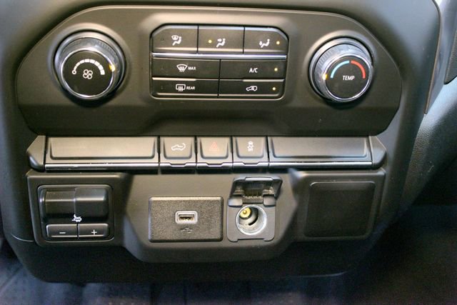 Used 2019 Chevrolet Silverado 1500 Custom w/ Custom Convenience Package AWD/4WD image 24