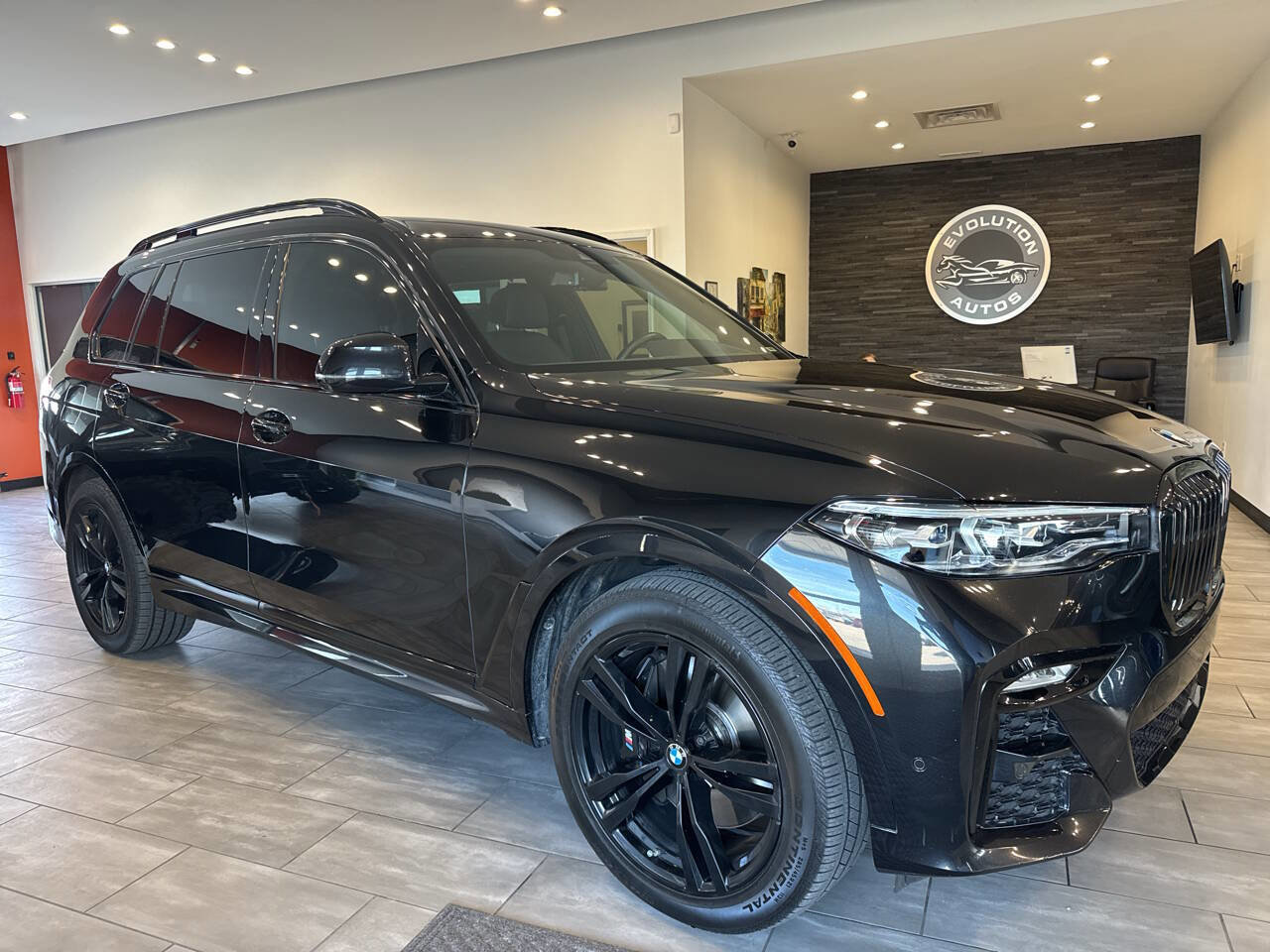 Used 2022 BMW X7 xDrive40i w/ M Sport Package image 3