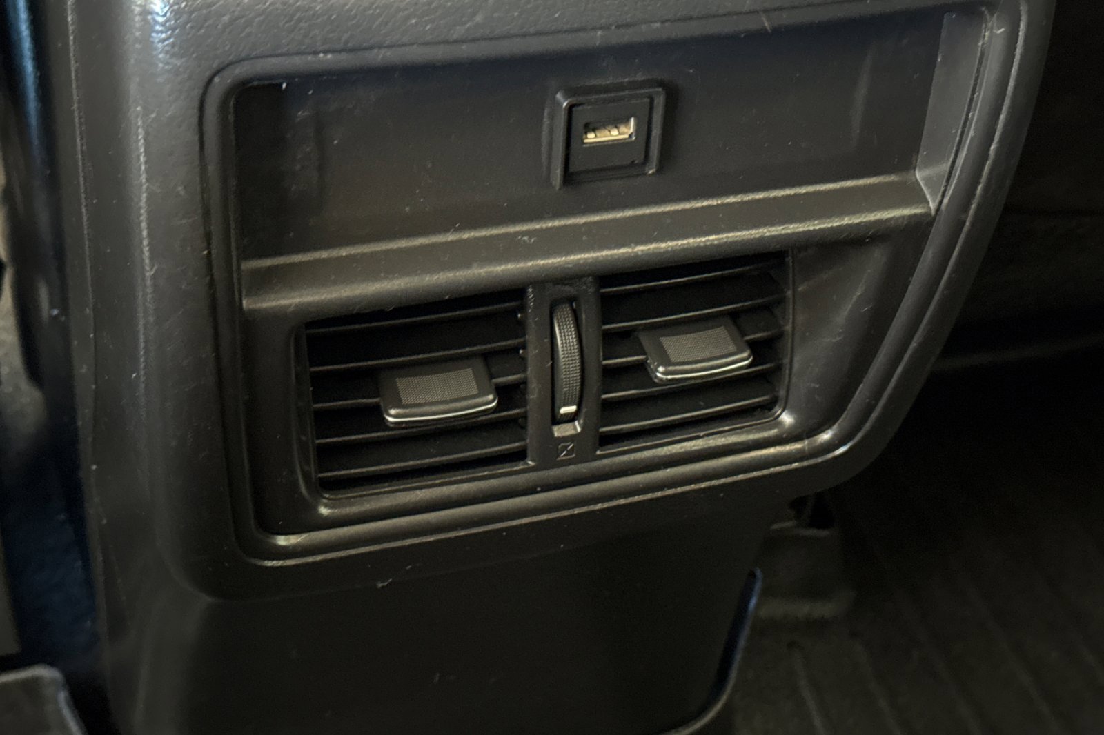 Used 2018 Nissan Murano SV image 16