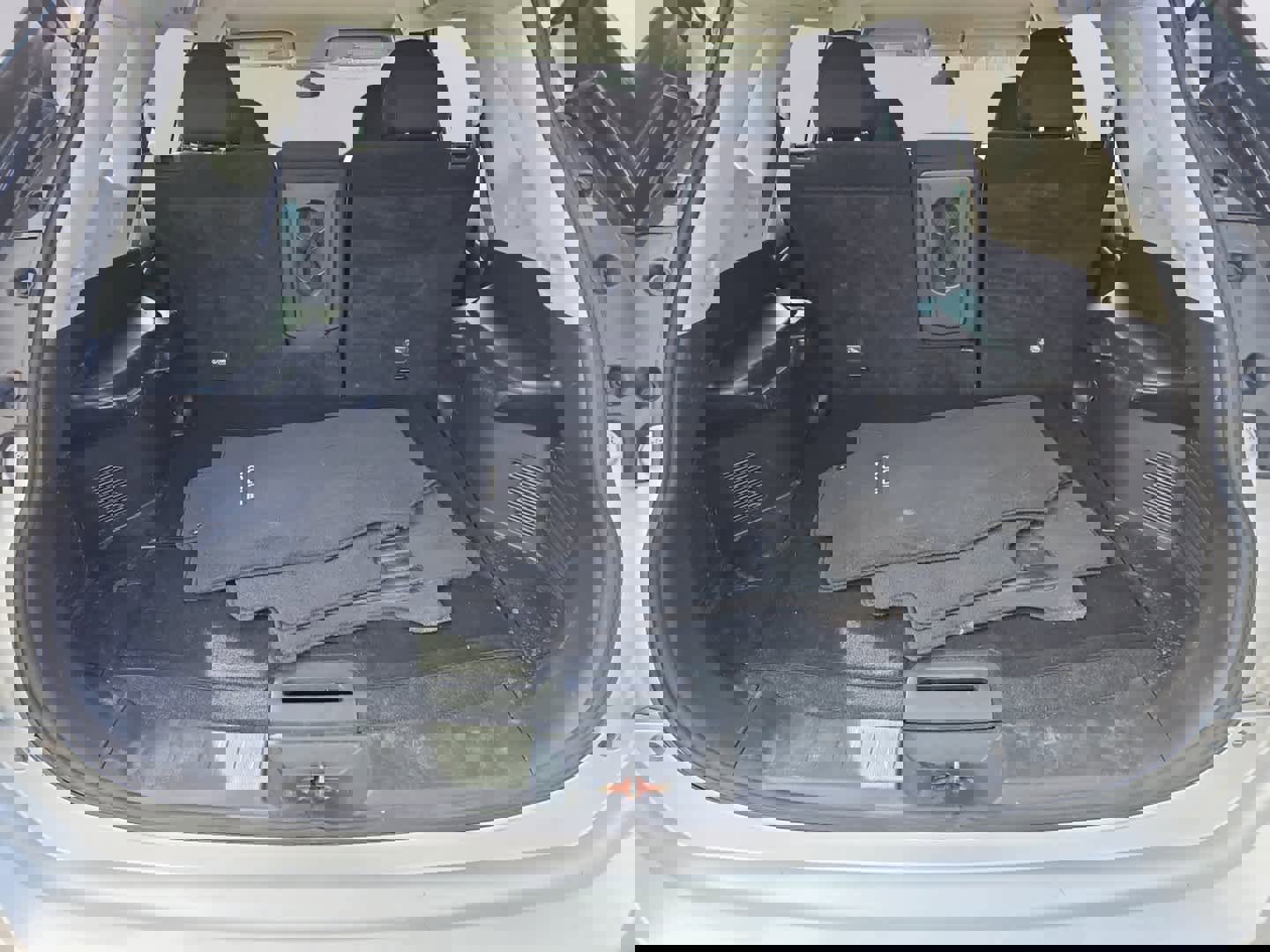 Used 2018 Nissan Rogue S image 27