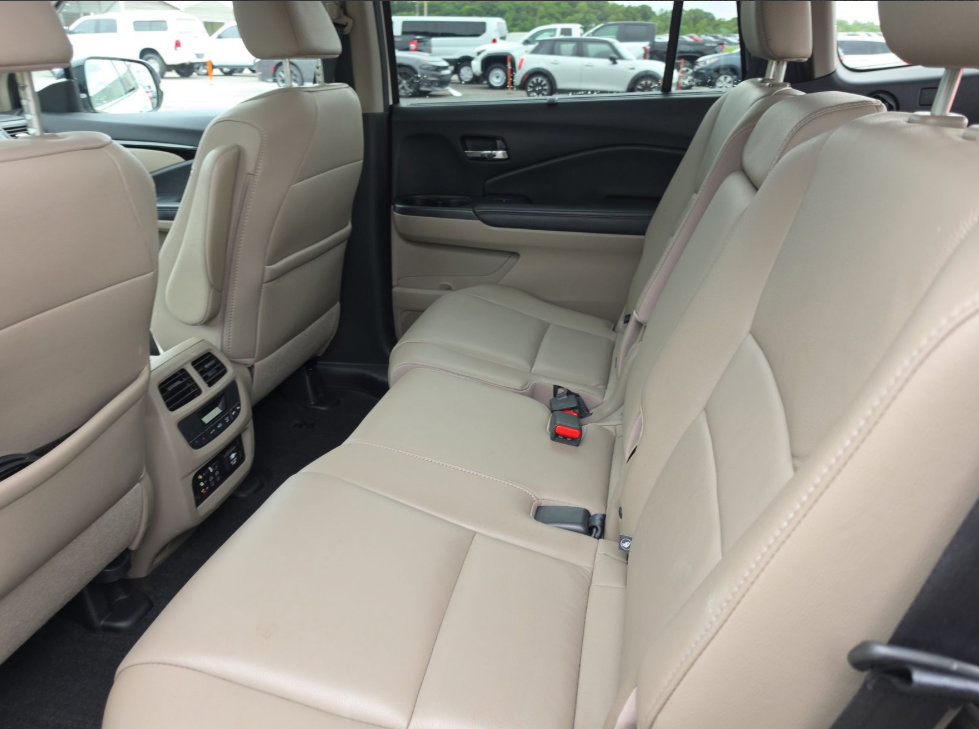 Used 2016 Honda Pilot Touring image 17