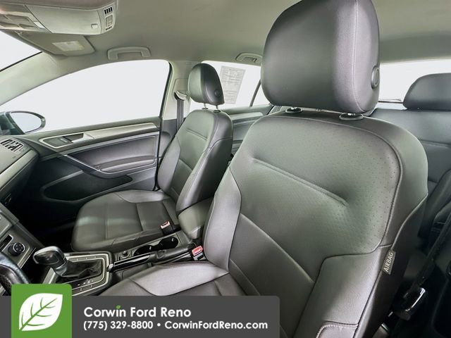 Used 2015 Volkswagen Golf S image 18