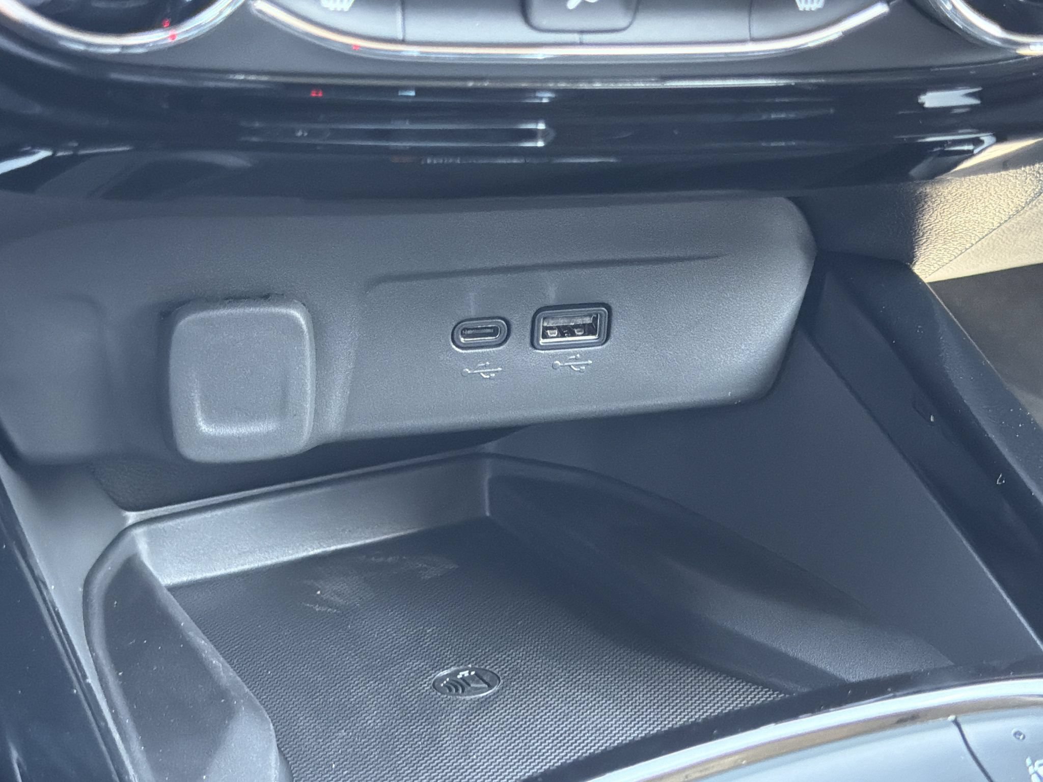 New 2026 Chevrolet Trax ACTIV w/ Sunroof Package FWD image 7