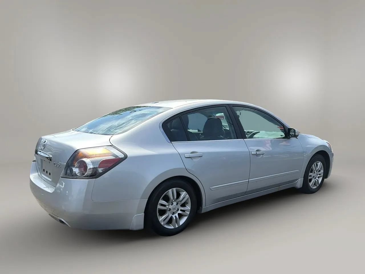 Used 2012 Nissan Altima 2.5 SL w/ 2.5SL Pkg FWD image 5